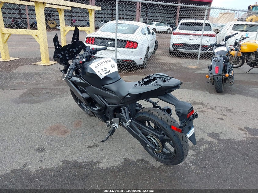 2025 YAMAHA YFZ320 auction photo 3