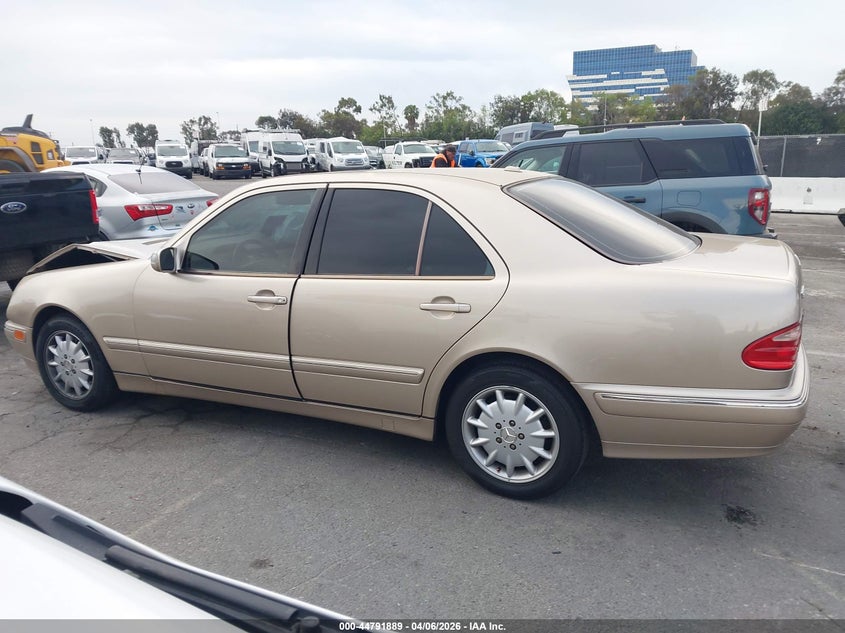 2000 Mercedes-Benz E 320 VIN: WDBJF65J2YB145918 Lot: 44791889