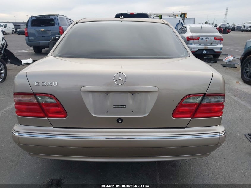 2000 Mercedes-Benz E 320 VIN: WDBJF65J2YB145918 Lot: 44791889