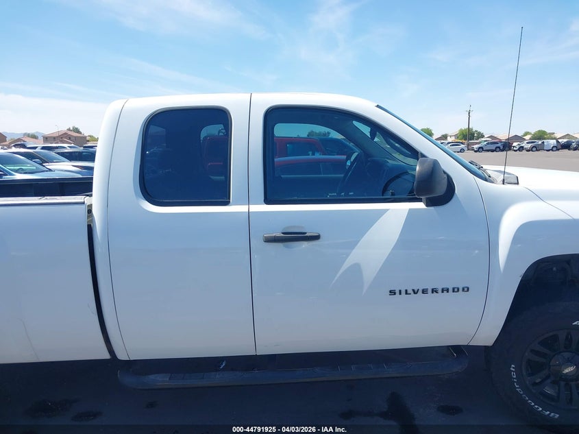 1GCRCPEX3CZ307952 2012 Chevrolet Silverado 4.3 1500 Work Truck white