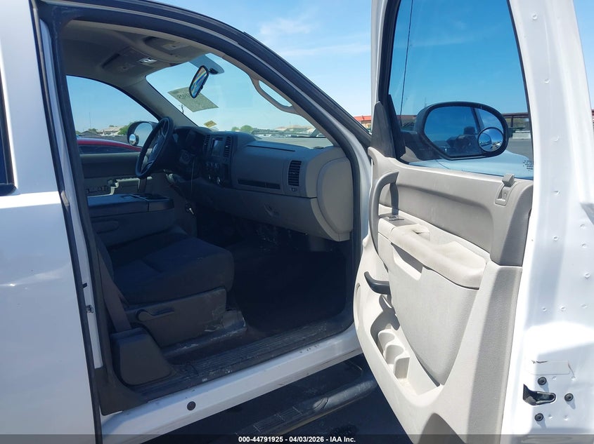 2012 Chevrolet Silverado 4.3 1500 Work Truck white Lot 111044791925 Vin 1GCRCPEX3CZ307952