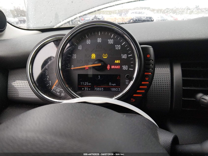 2017 Mini Hardtop Cooper VIN: WMWXP5C37H3B15847 Lot: 44792025