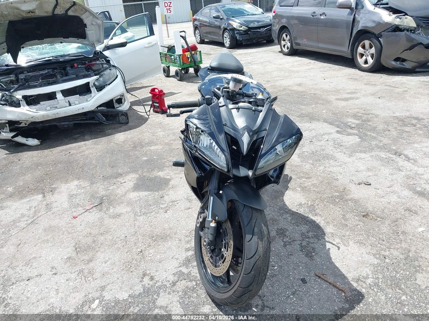 2011 Yamaha Yzfr6 VIN: JYARJ16E8BA021569 Lot: 44792232