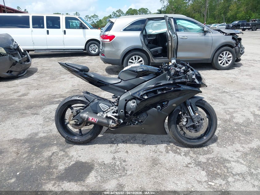 2011 Yamaha Yzfr6 VIN: JYARJ16E8BA021569 Lot: 44792232