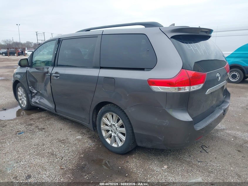 2011 Toyota Sienna Limited V6