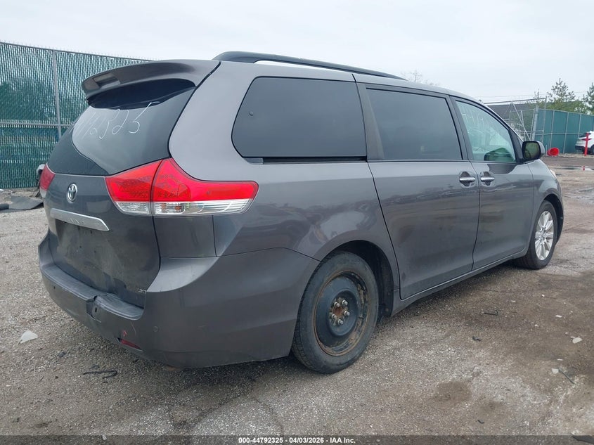 2011 Toyota Sienna Limited V6