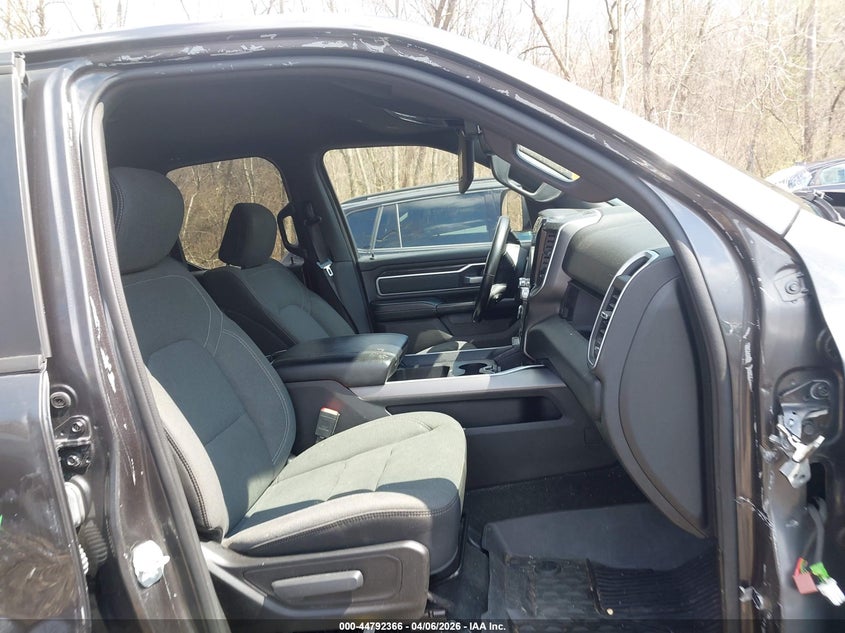 2022 Ram 1500 Big Horn 4X4 6'4 Box