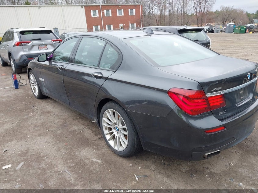 2015 BMW 750I auction photo 3