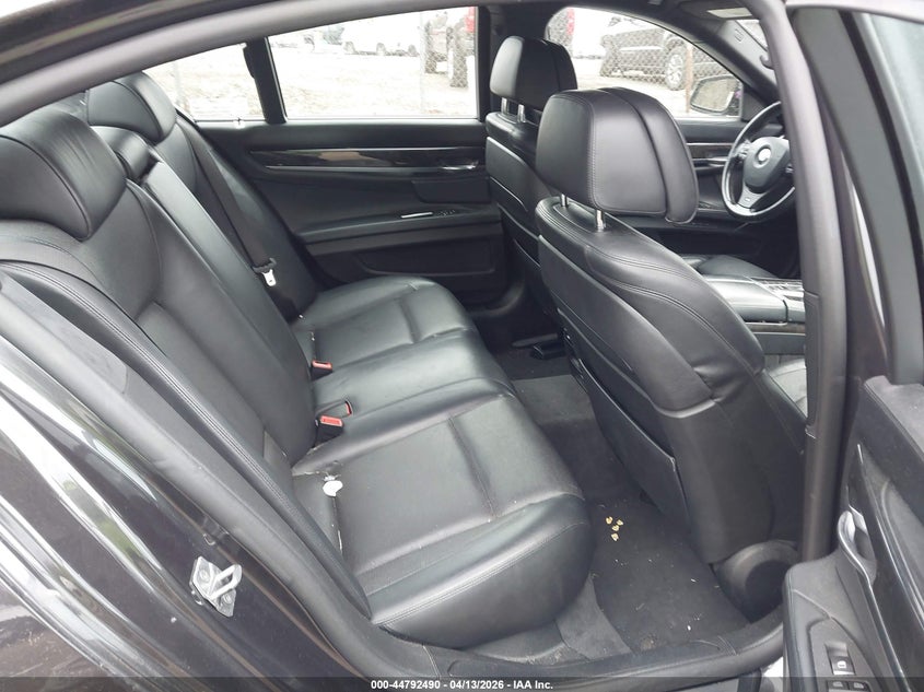 2015 BMW 750I auction photo 8
