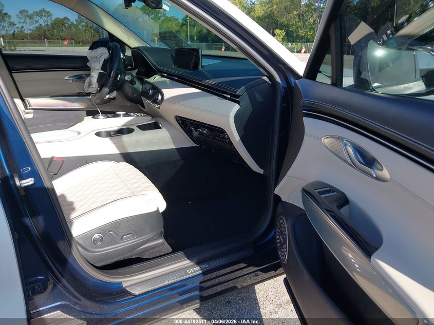 2022 GENESIS GV70 auction photo 5