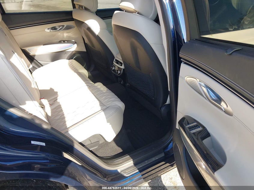 2022 GENESIS GV70 auction photo 8