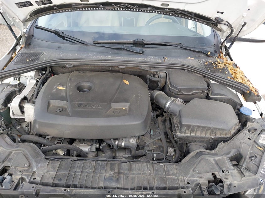 2015 Volvo V60 T5 Premier Plus VIN: YV140MEC2F1194829 Lot: 44792572