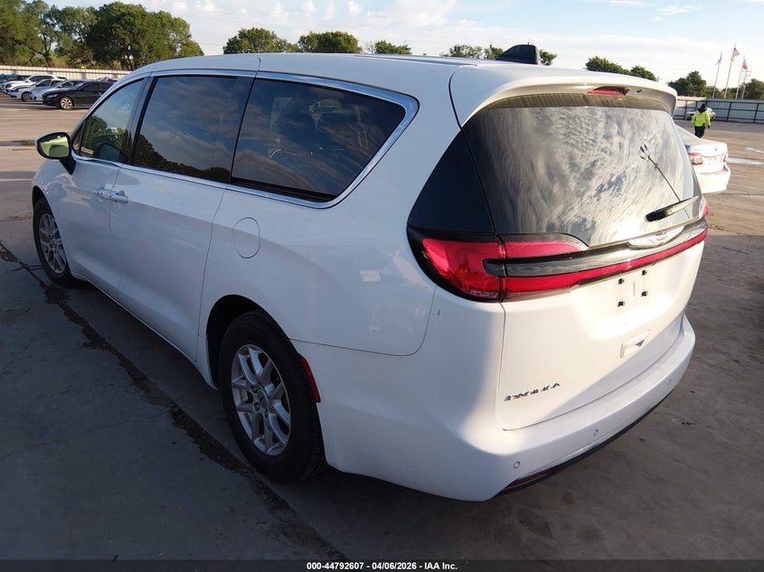 Vin: 2c4rc1bgxpr597589, lot: 45289873, chrysler pacifica touring l 20233