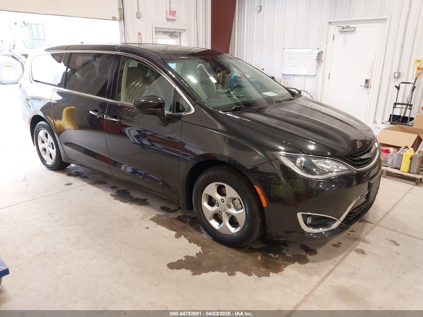 2018 Chrysler Pacifica Hybrid Touring Plus