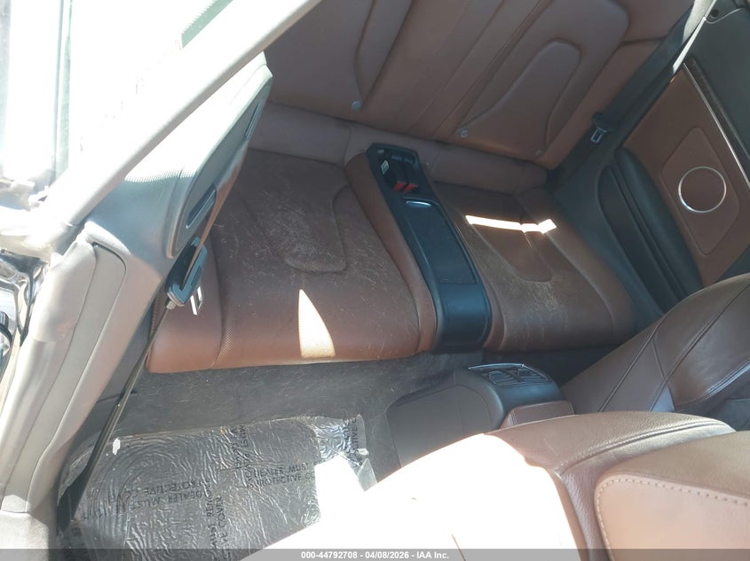 2010 Audi A5 2.0T Premium VIN: WAUVFAFH2AN012238 Lot: 44792708