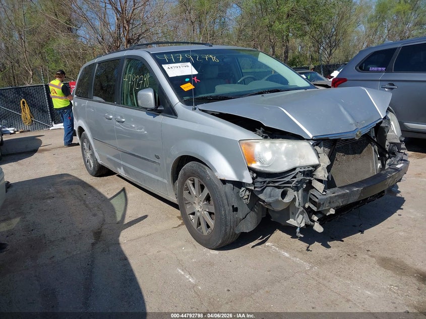 2009 Chrysler Town & Country Touring