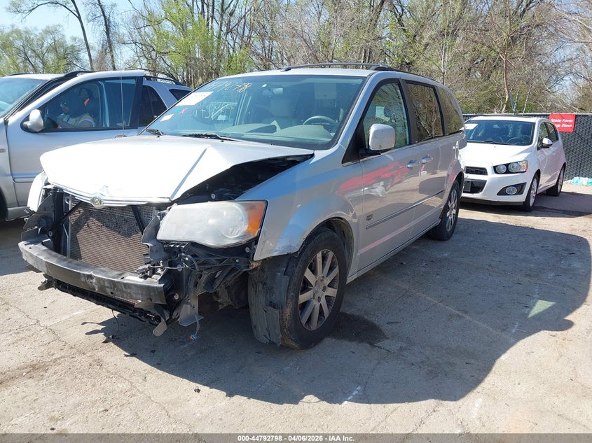 2009 Chrysler Town & Country Touring