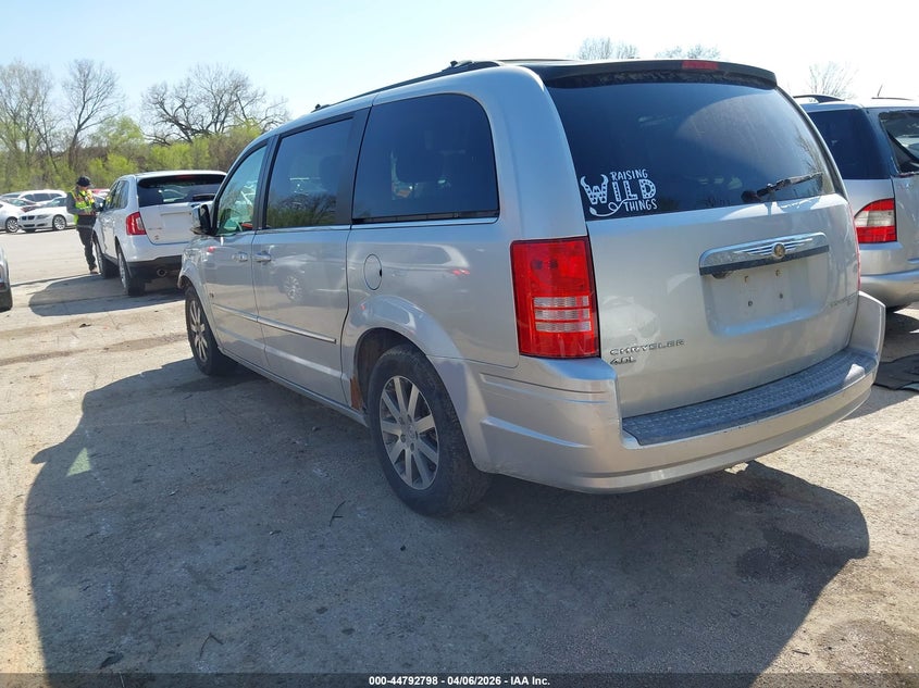 2009 Chrysler Town & Country Touring