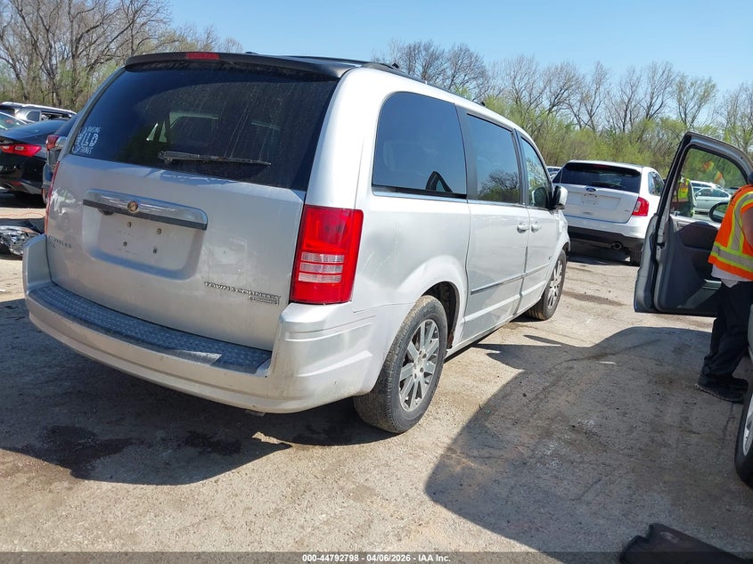 2009 Chrysler Town & Country Touring