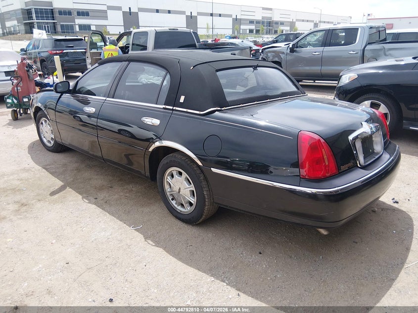 1998 Lincoln Town Car Signature