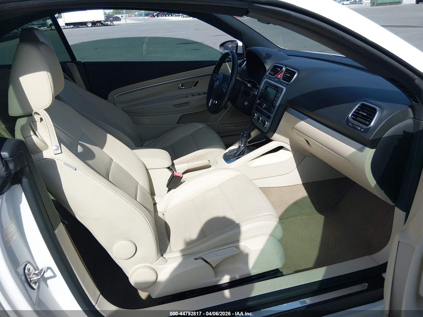 2014 Volkswagen Eos Komfort VIN: WVWBW8AH3EV000658 Lot: 44792817