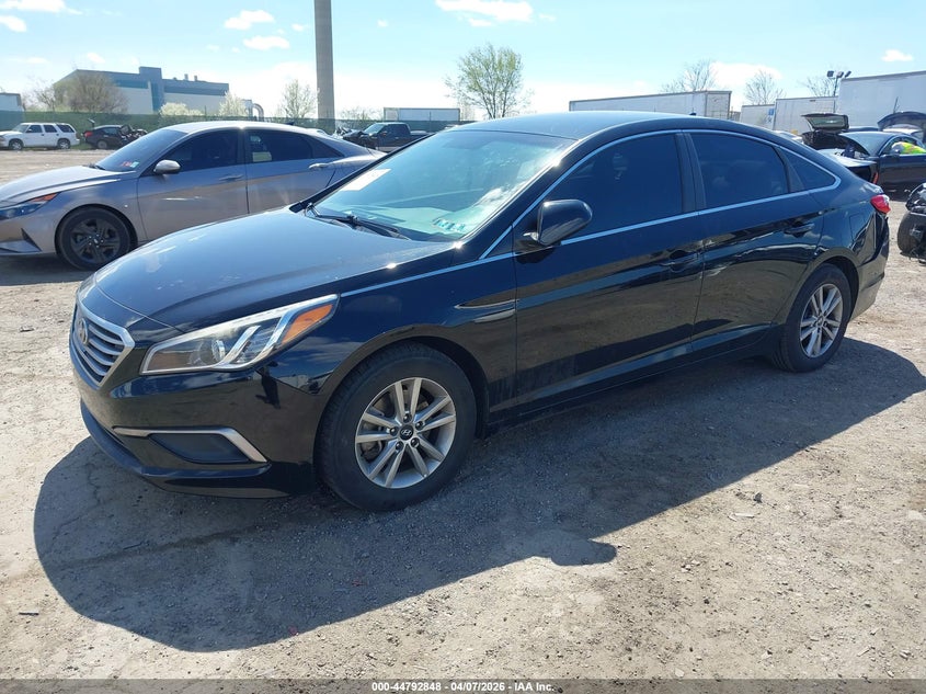 2017 Hyundai Sonata Se 5NPE24AF4HH545529 photo 1