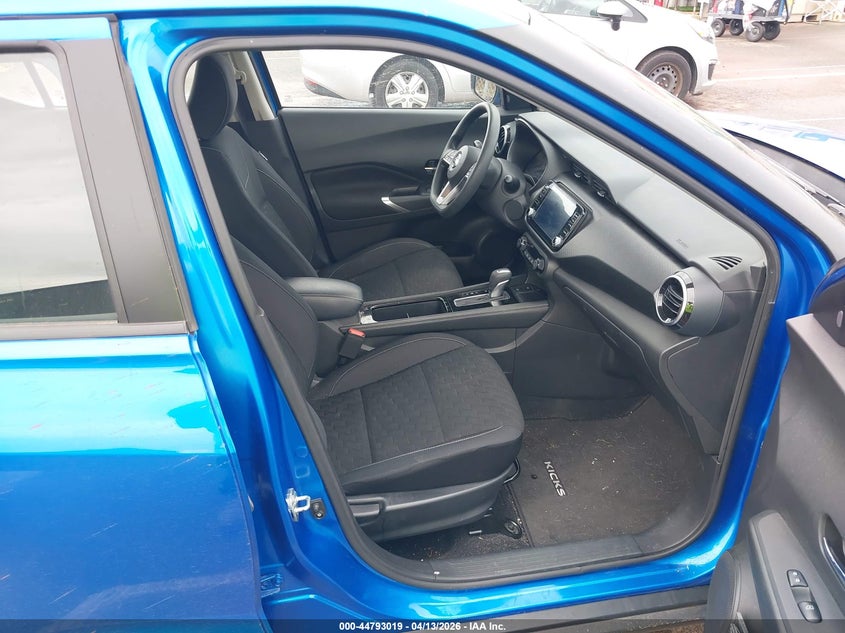 2021 NISSAN KICKS auction photo 5