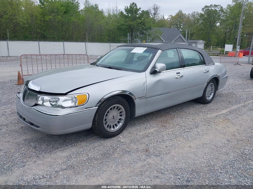 2001 Lincoln Town Car Cartier