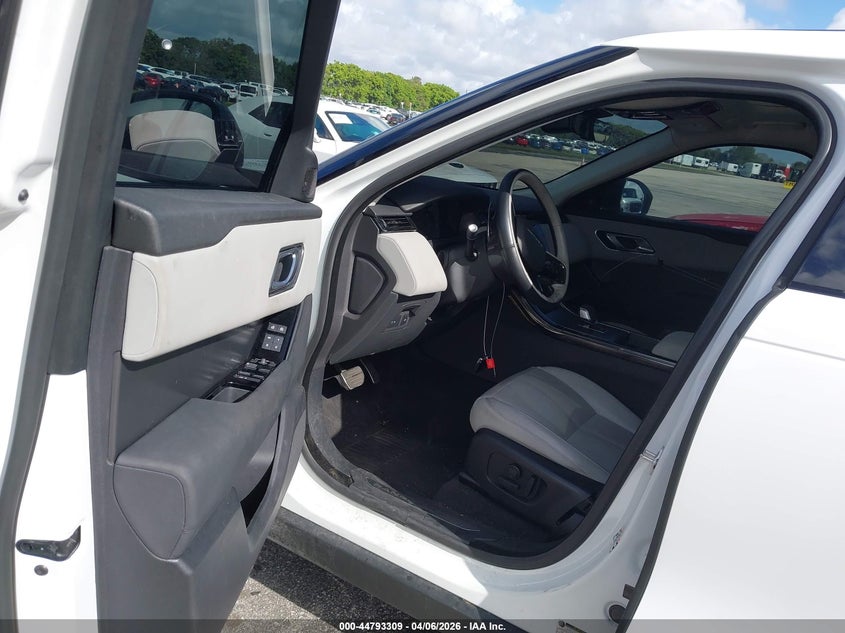 2025 Land Rover Range Rover Velar P250 Dynamic Se