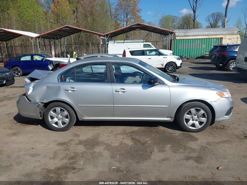 2009 Kia Optima Lx VIN: KNAGE228695304235 Lot: 44793329