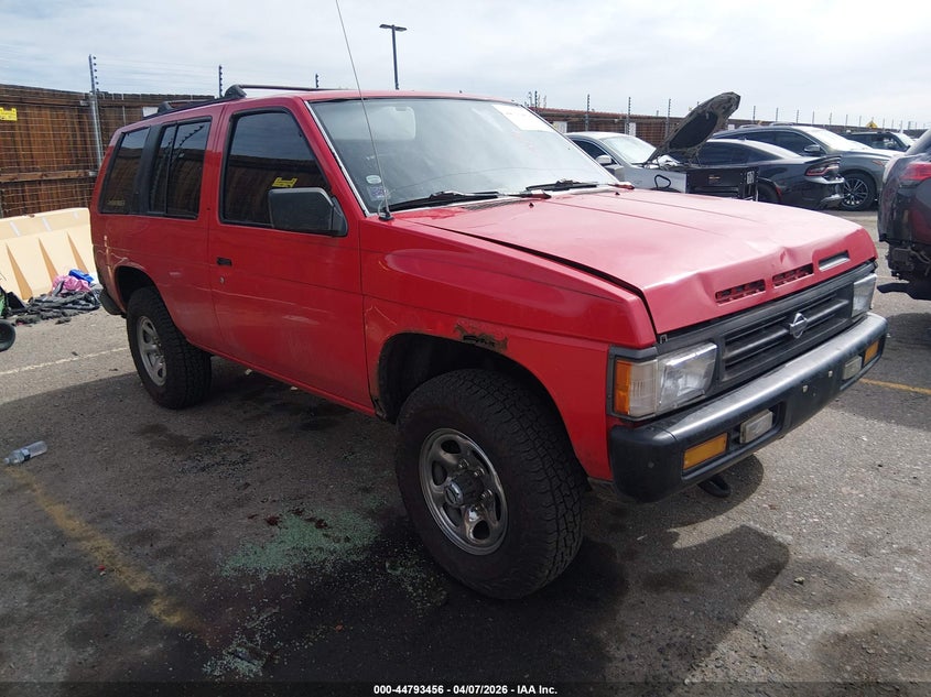 1995 NISSAN PATHFINDER LE/SE/XE