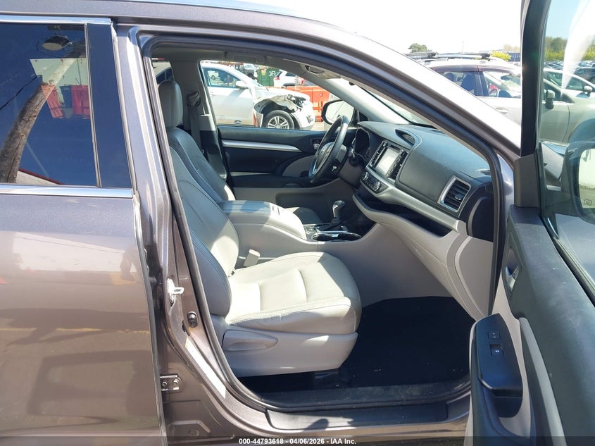 2016 Toyota Highlander Xle V6