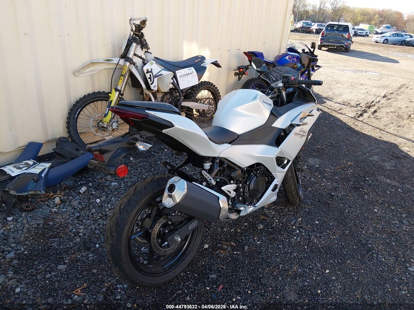 2025 KAWASAKI EX500 auction photo 4