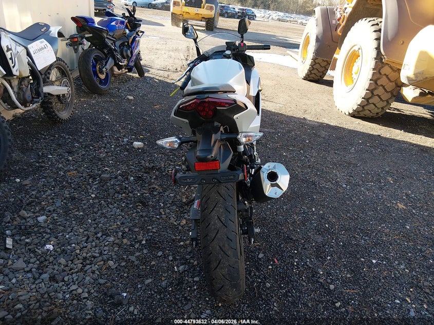 2025 KAWASAKI EX500 auction photo 6
