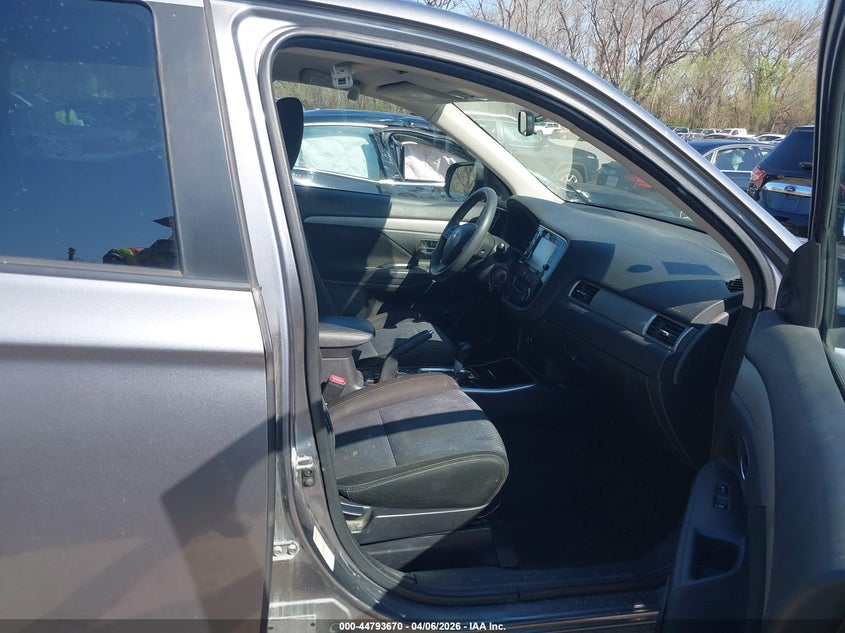 2018 Mitsubishi Outlander Es