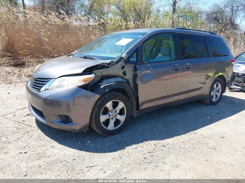 2011 Toyota Sienna Le V6