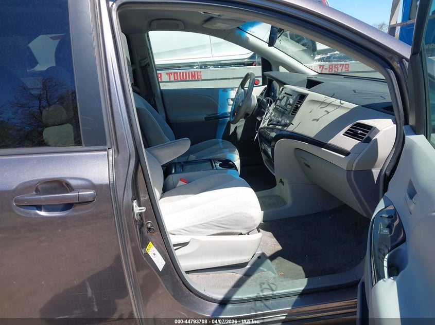 2011 Toyota Sienna Le V6