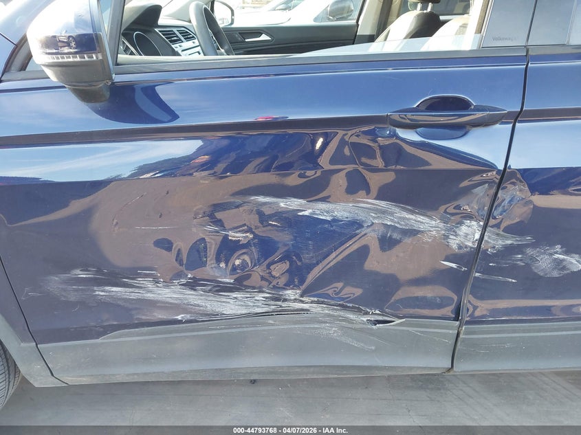 2021 VOLKSWAGEN TIGUAN 2.0T S — Photo 6