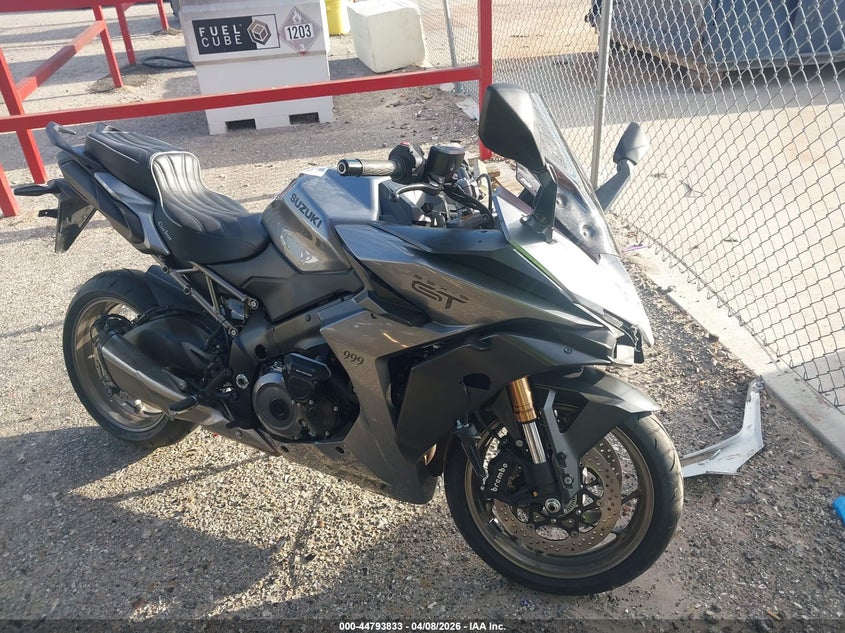 2025 Suzuki Gsx1000 Gt/Gt+ VIN: JS1EK12B4S7100143 Lot: 44793833