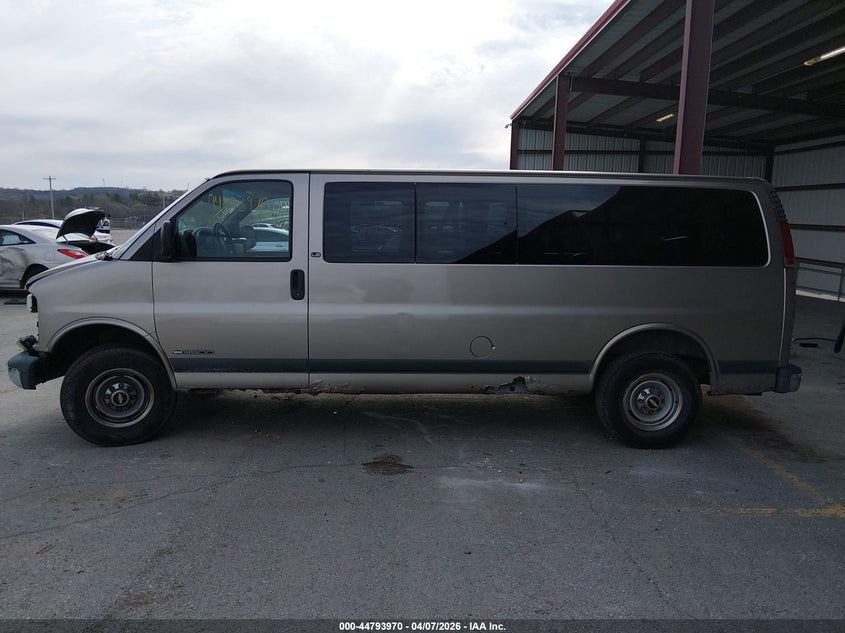 2001 Chevrolet Express VIN: 1GAHG39R611189159 Lot: 44793970