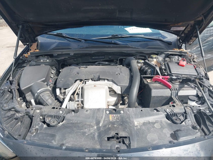 2018 Buick Regal Tourx Essence VIN: W04GV8SX6J1085473 Lot: 44793999