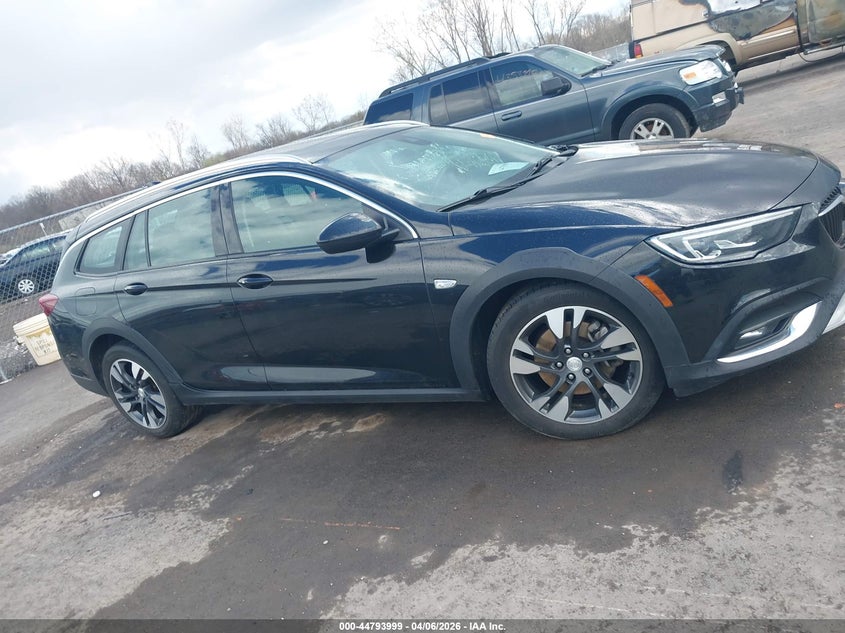 2018 Buick Regal Tourx Essence VIN: W04GV8SX6J1085473 Lot: 44793999