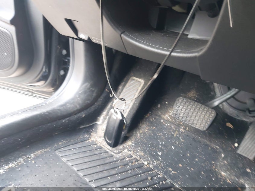 2018 Buick Regal Tourx Essence VIN: W04GV8SX6J1085473 Lot: 44793999