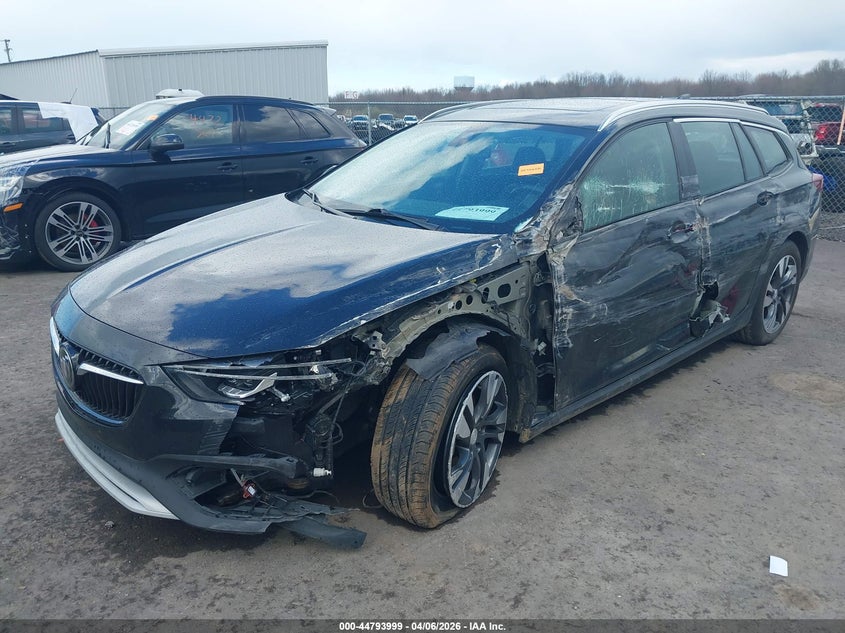 2018 Buick Regal Tourx Essence VIN: W04GV8SX6J1085473 Lot: 44793999