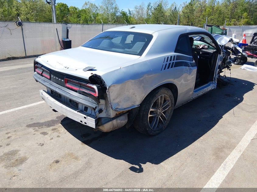 DODGE CHALLENGER - zdjęcie 4