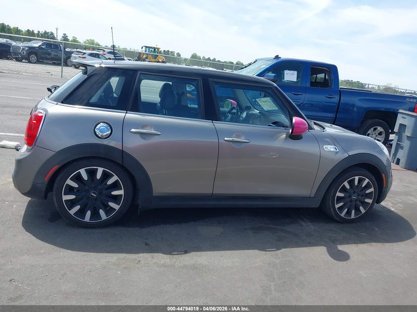 2016 Mini Hardtop Cooper S VIN: WMWXU3C52G2D31091 Lot: 44794019