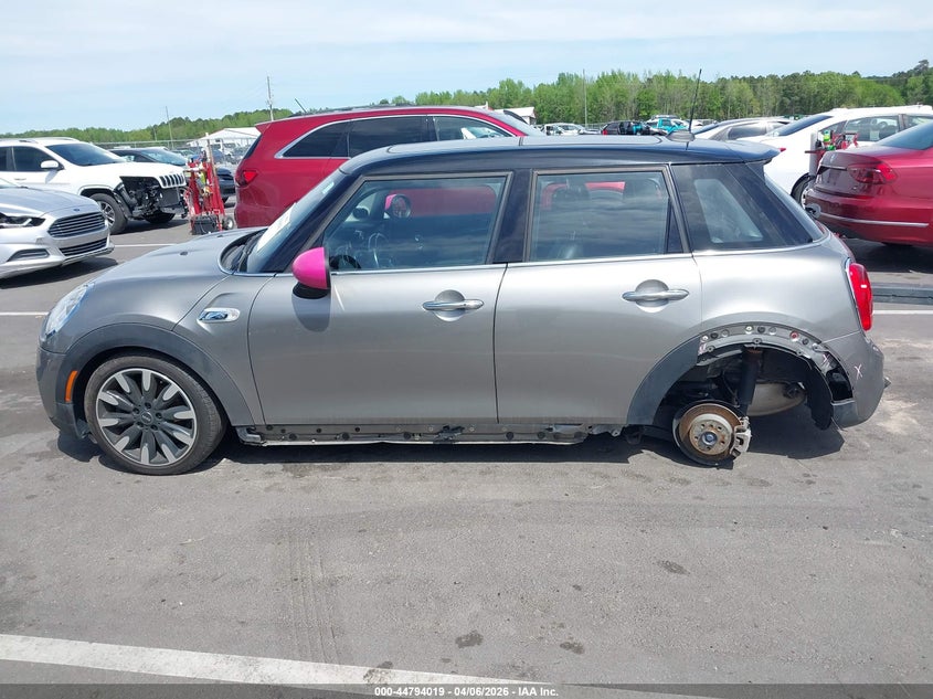 2016 Mini Hardtop Cooper S VIN: WMWXU3C52G2D31091 Lot: 44794019