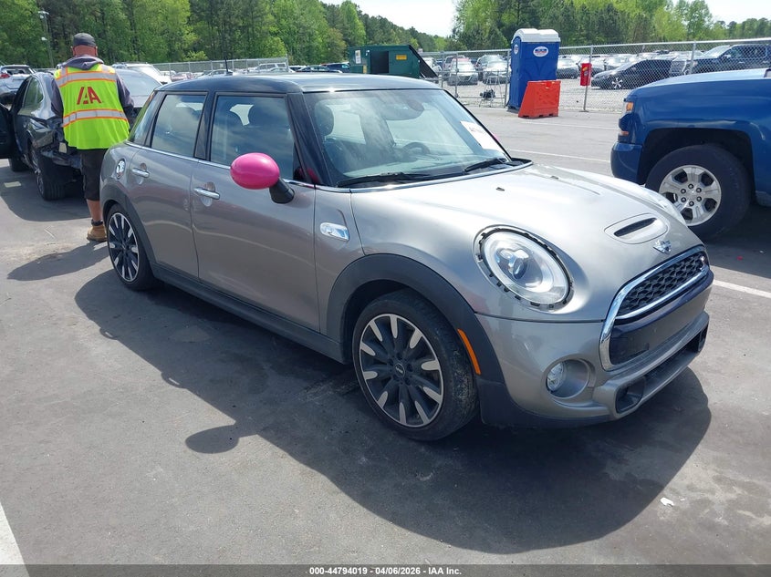 2016 Mini Hardtop Cooper S VIN: WMWXU3C52G2D31091 Lot: 44794019