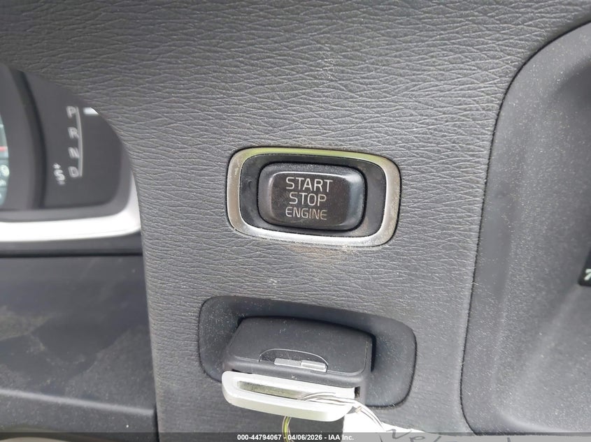 2015 Volvo V60 T5 Premier VIN: YV140MEK8F1256466 Lot: 44794067