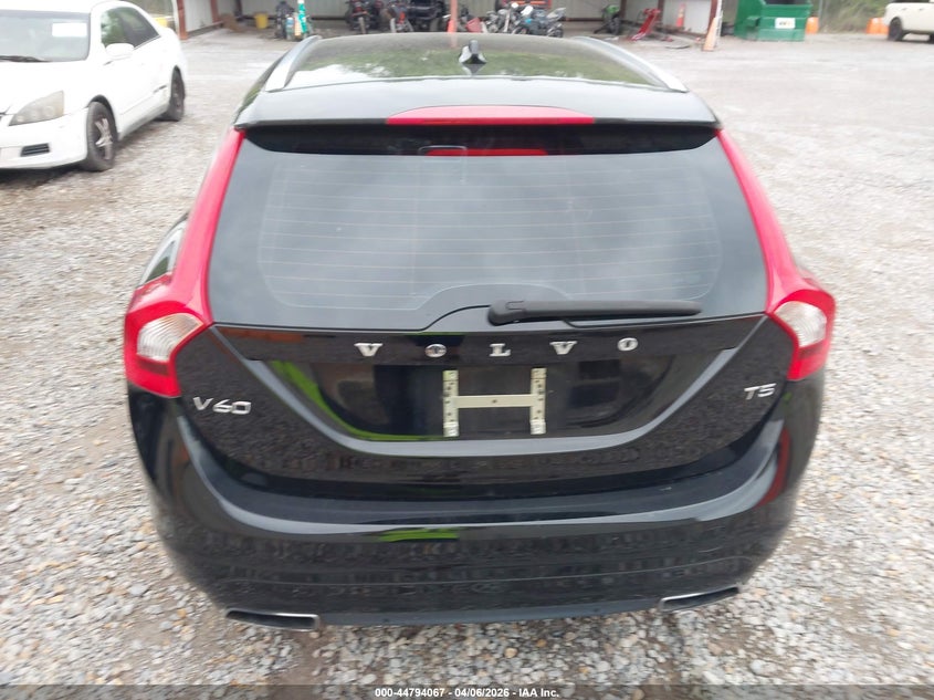 2015 Volvo V60 T5 Premier VIN: YV140MEK8F1256466 Lot: 44794067